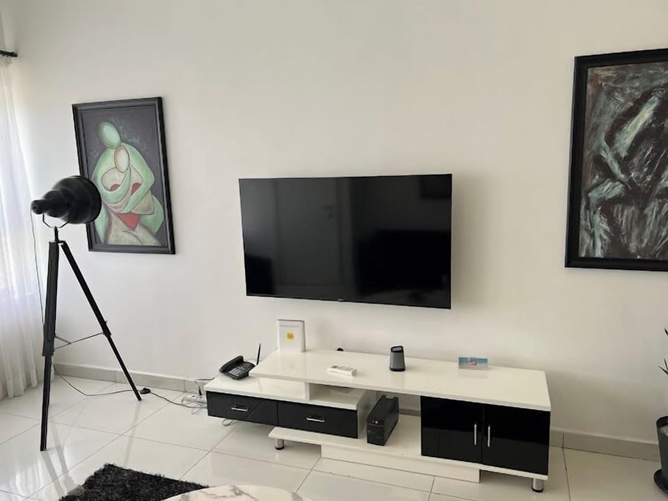 Economy Apartment, Balcony, City View | Living area