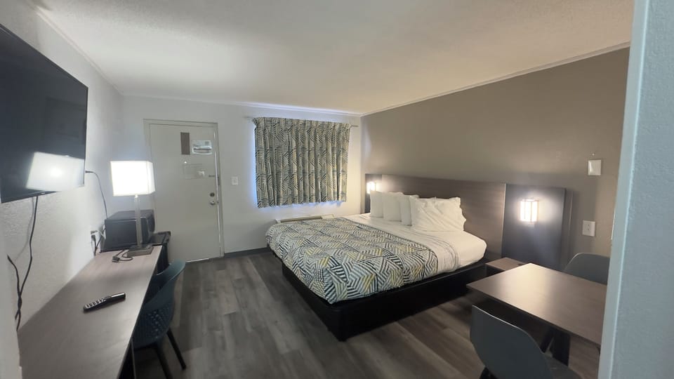 Basic Single Room | Free WiFi