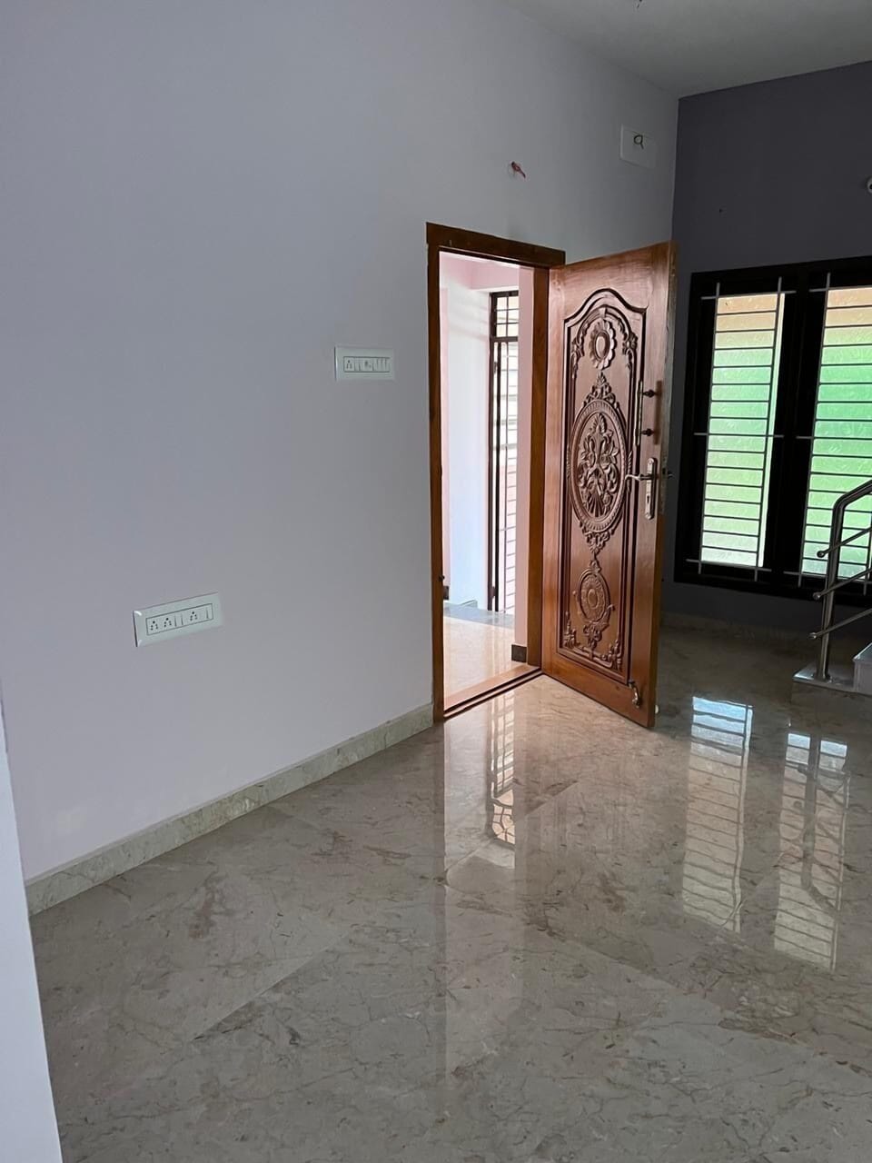 Classic Double Room, City View | Living area