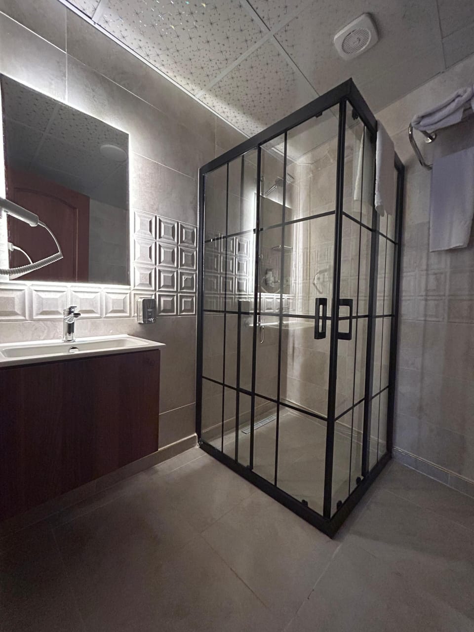Double Room | Bathroom | Shower, hair dryer, towels, soap