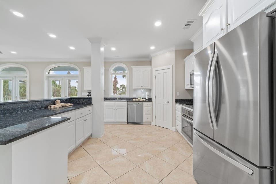 Fully Stocked Chef's Kitchen