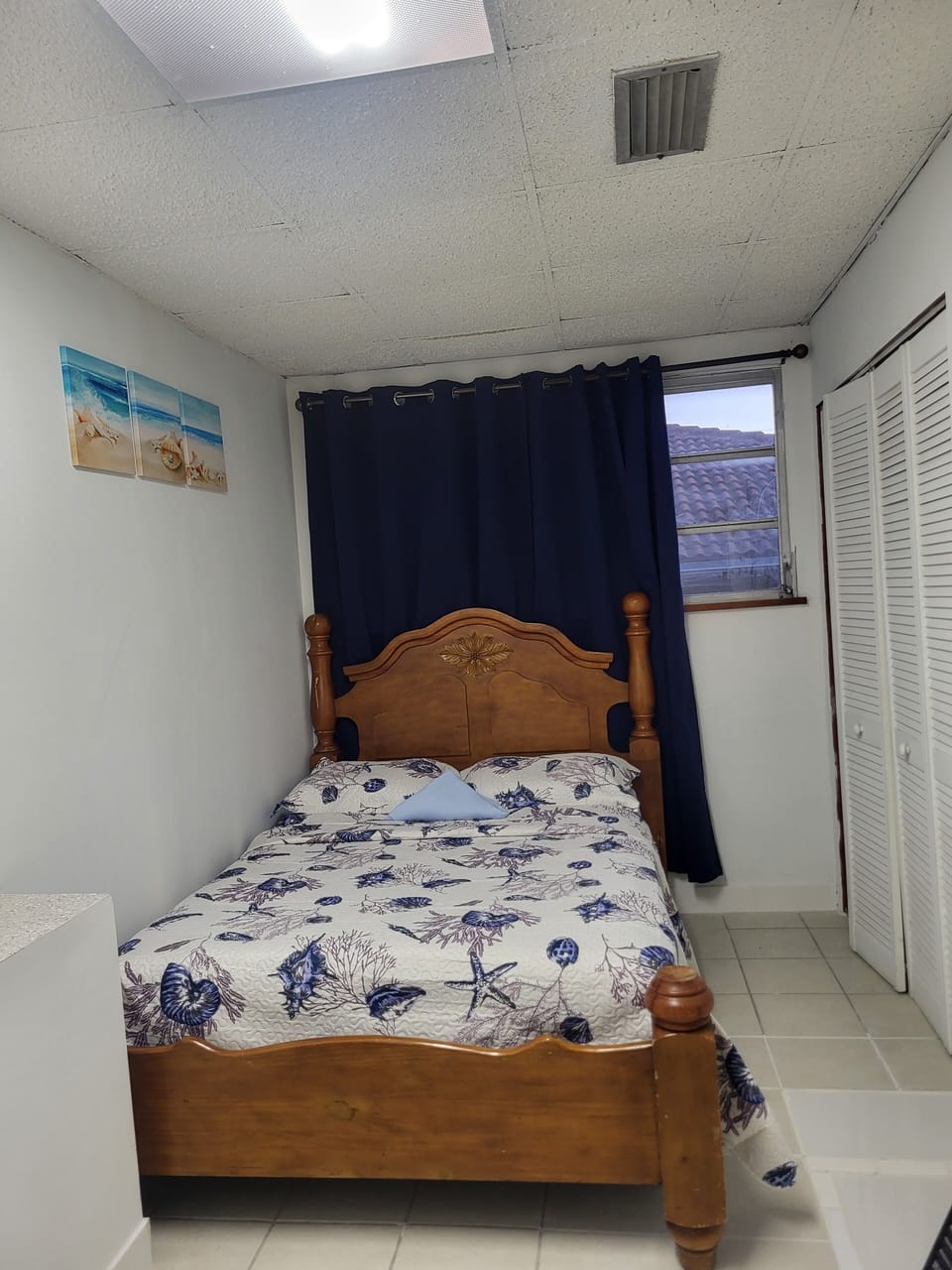 C4, private bedroom. No shared with other