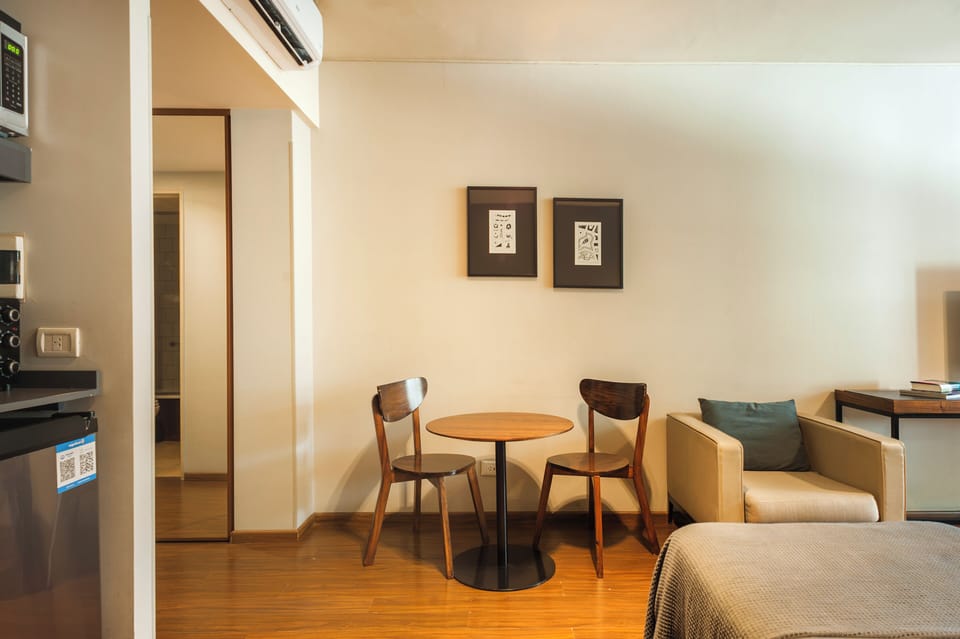 Studio | 1 bedroom, blackout drapes, iron/ironing board, free WiFi
