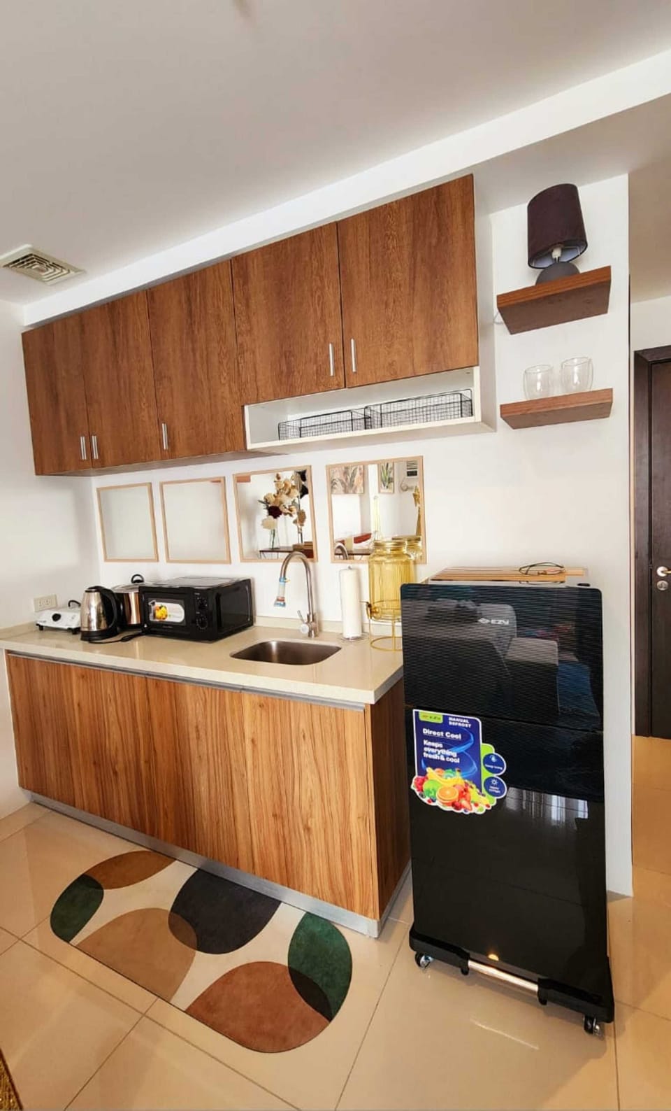 Comfort Studio, Non Smoking, City View | Private kitchenette | Mini-fridge, microwave, coffee/tea maker, electric kettle