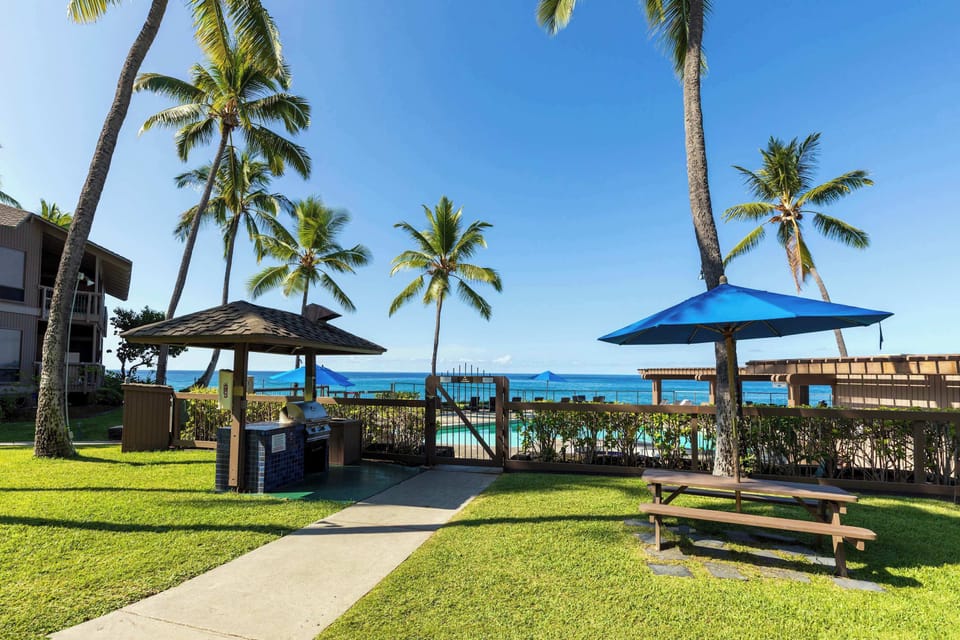 Kanaloa at Kona Pool Ocean BBQ