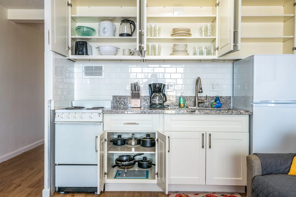 Fully equipped kitchen space