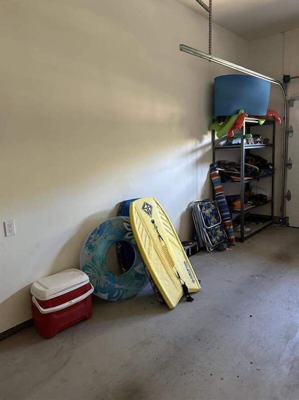 We provide 2 beach chairs, 1 umbrella, and 1 cooler for guest use!