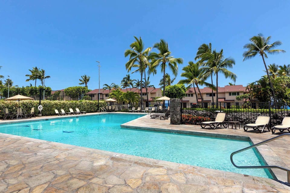 Surf & Racquet Club Pool