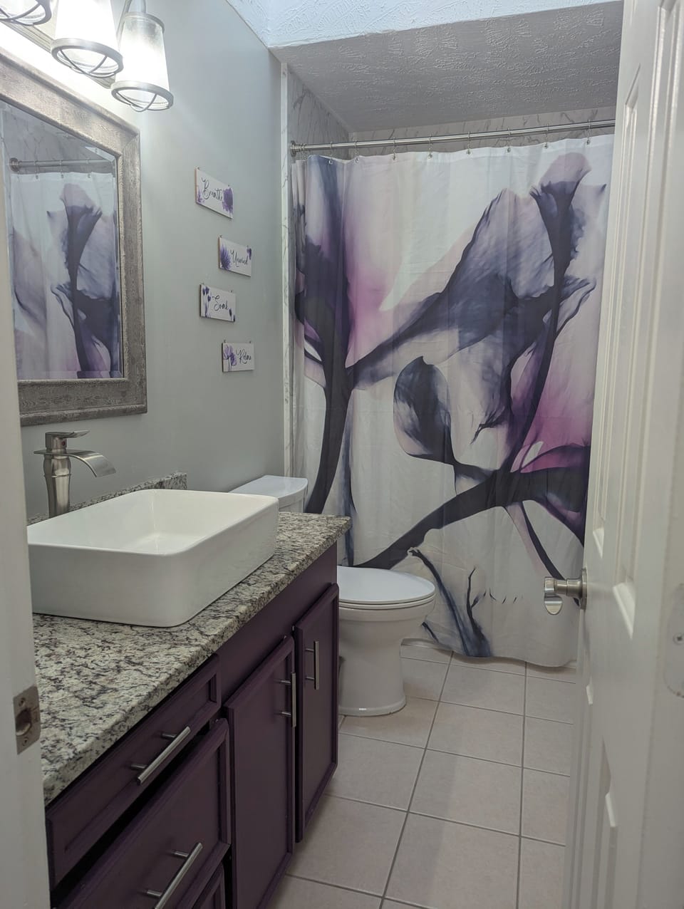 Hallway Bathroom with bath tub