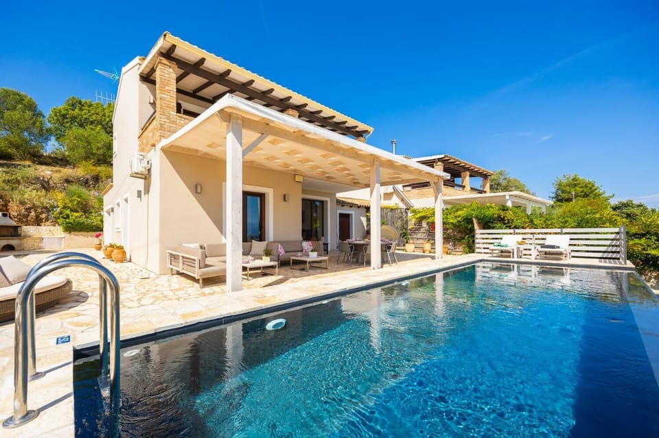Beautiful villa with private pool and terrace with sea views