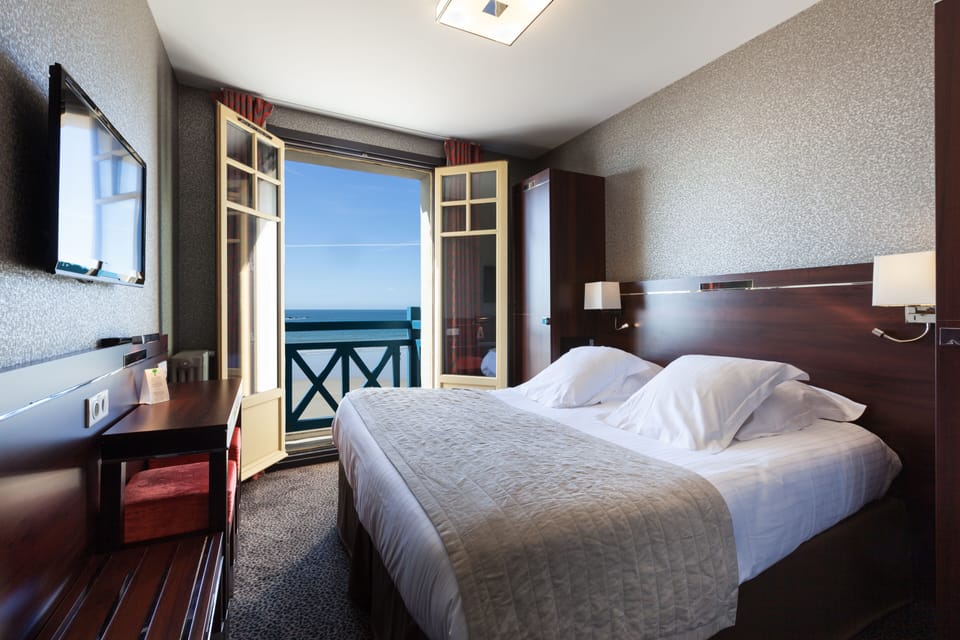 Standard Double or Twin Room, Ocean View | In-room safe, desk, free cribs/infant beds, free WiFi