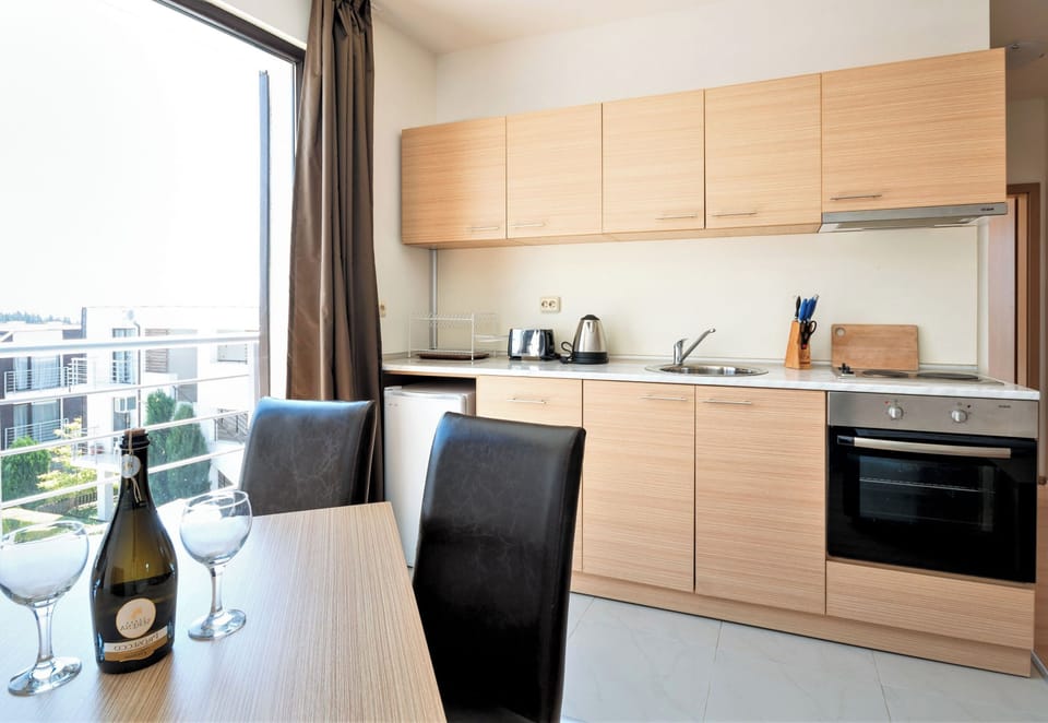 Apartment, 1 Bedroom, Balcony | Interior