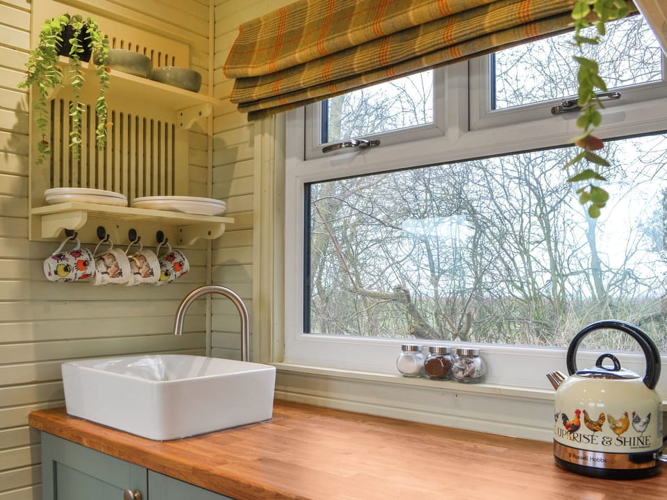 Double bedroom | The Rams Rest - Shamrock Shepherds Huts, Kirby Misperton