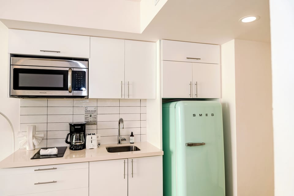 Superior Apartment, City View | Private kitchen | Full-size fridge, stovetop, coffee/tea maker, toaster
