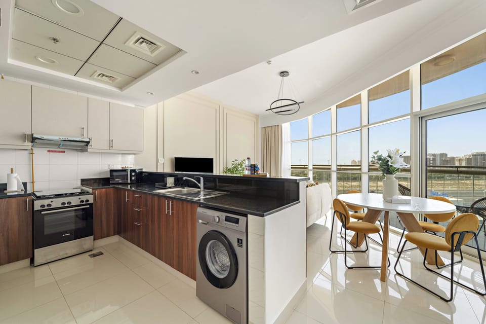 Premier Apartment, 1 King Bed | Private kitchen | Fridge, oven, coffee/tea maker, electric kettle