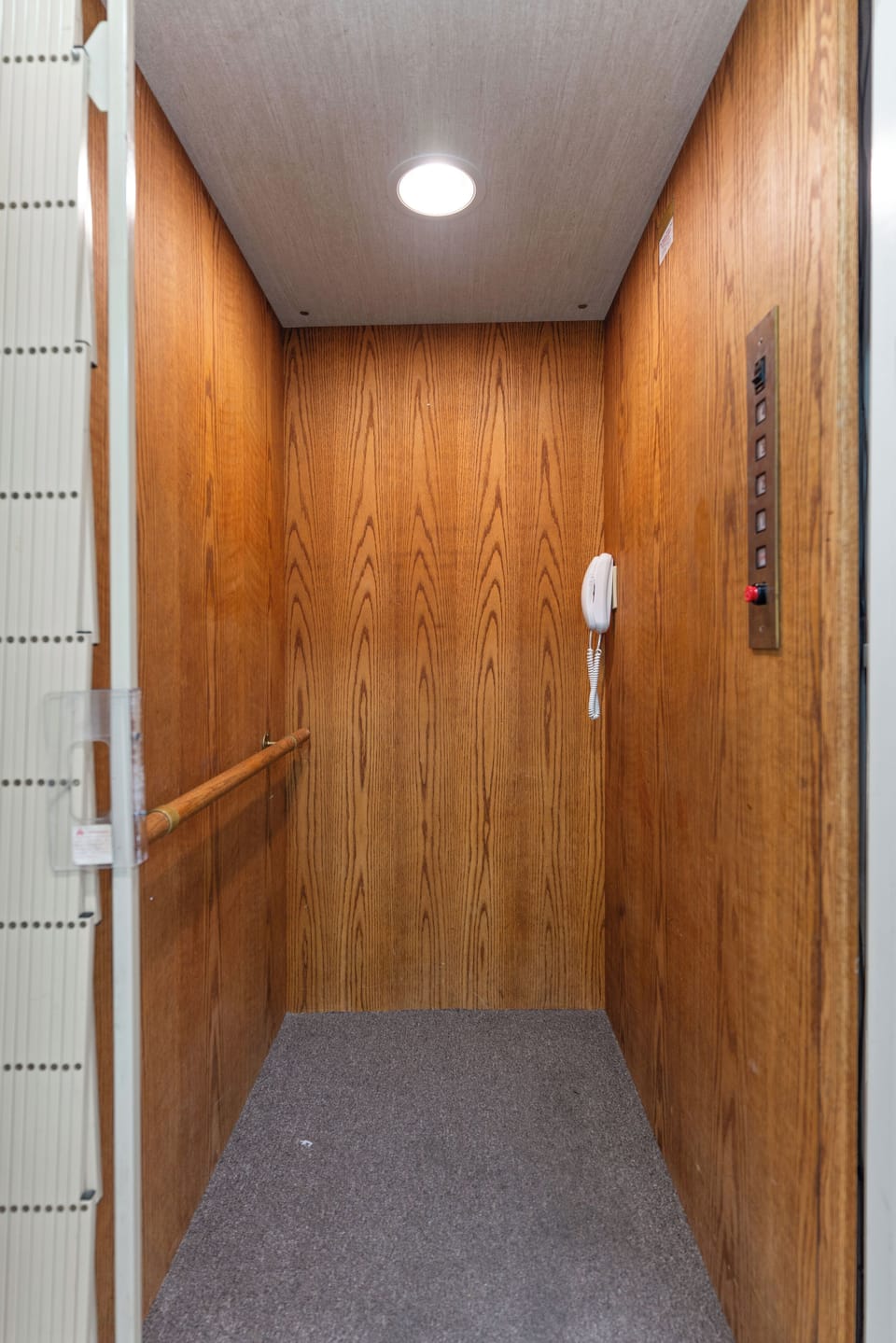 Elevator that opens to all floors