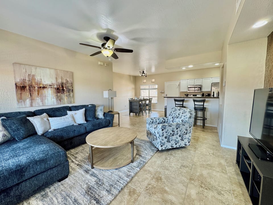All brand new furnishings!