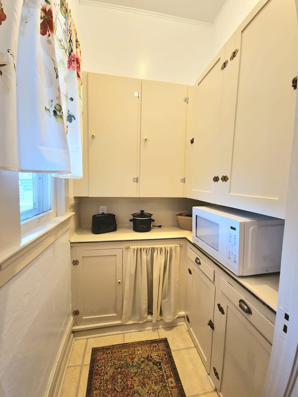 Large pantry with new small appliances included.