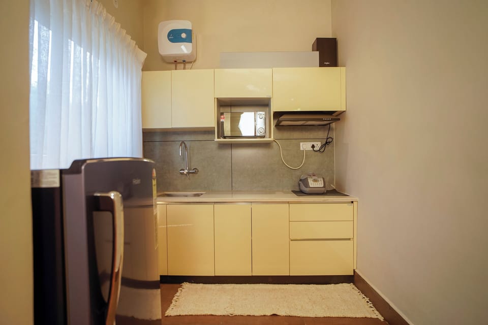 Presidential Studio Suite | Private kitchenette | Electric kettle