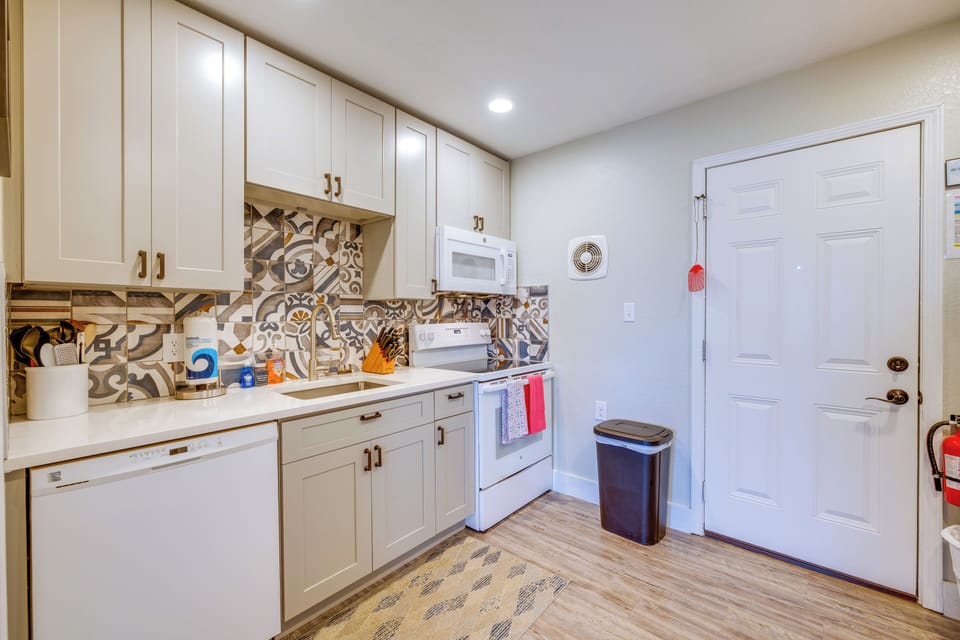 Kitchen | Cooking Basics | Drip Coffee Maker | Toaster | Washer & Dryer