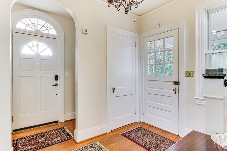 Entry | 1st Floor