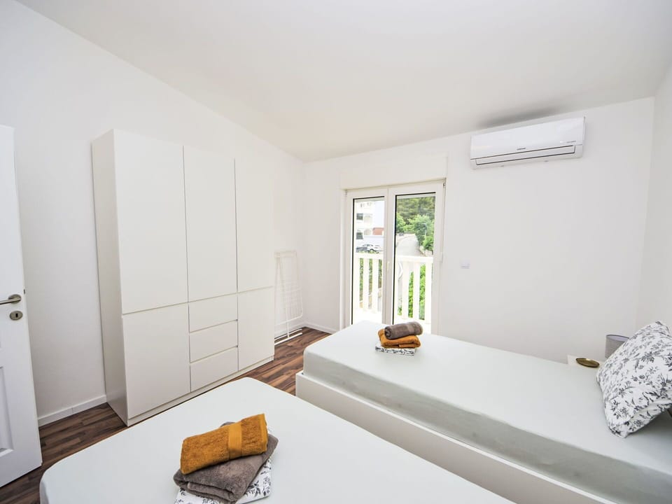 Interior Design, Wood, Door, Comfort, Floor, Flooring, Building, Rectangle, Plant