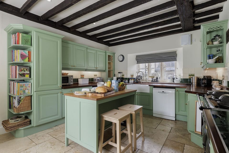 Green Farm House Kitchen - StayCotswold