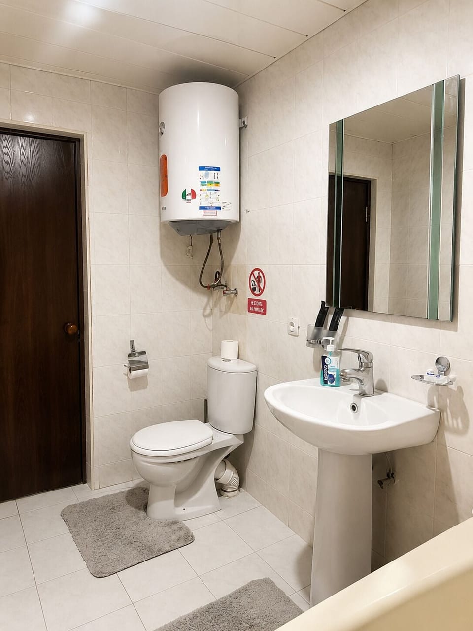 Double Room | Bathroom | Shower, hair dryer, bathrobes, slippers