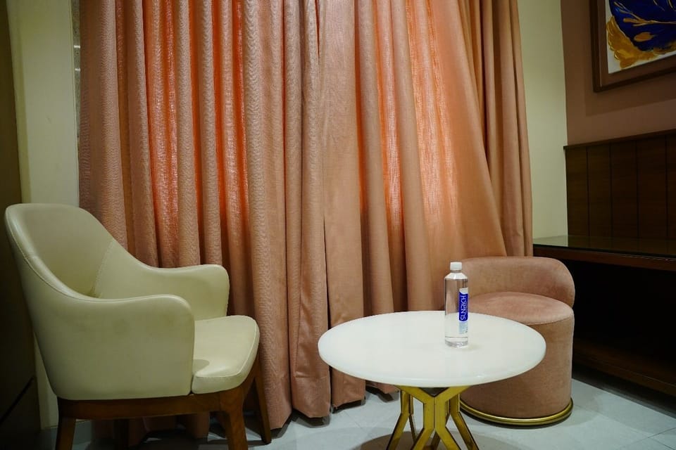 Deluxe Double or Twin Room | In-room dining