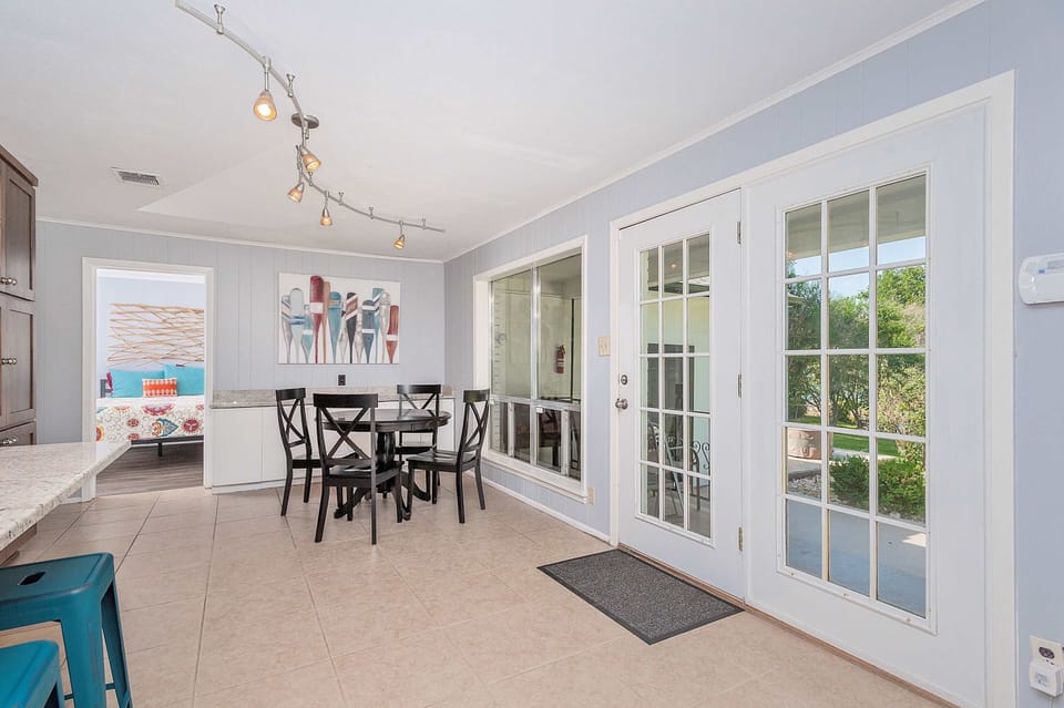 Breakfast Nook & Game Area