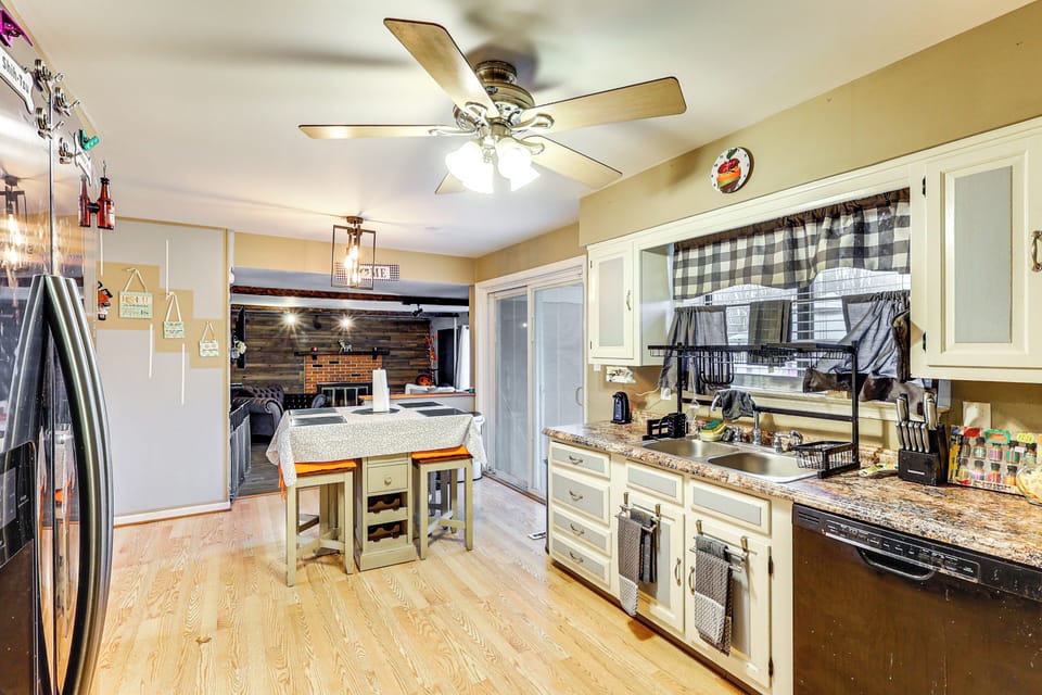House (3 Bedrooms) | Interior