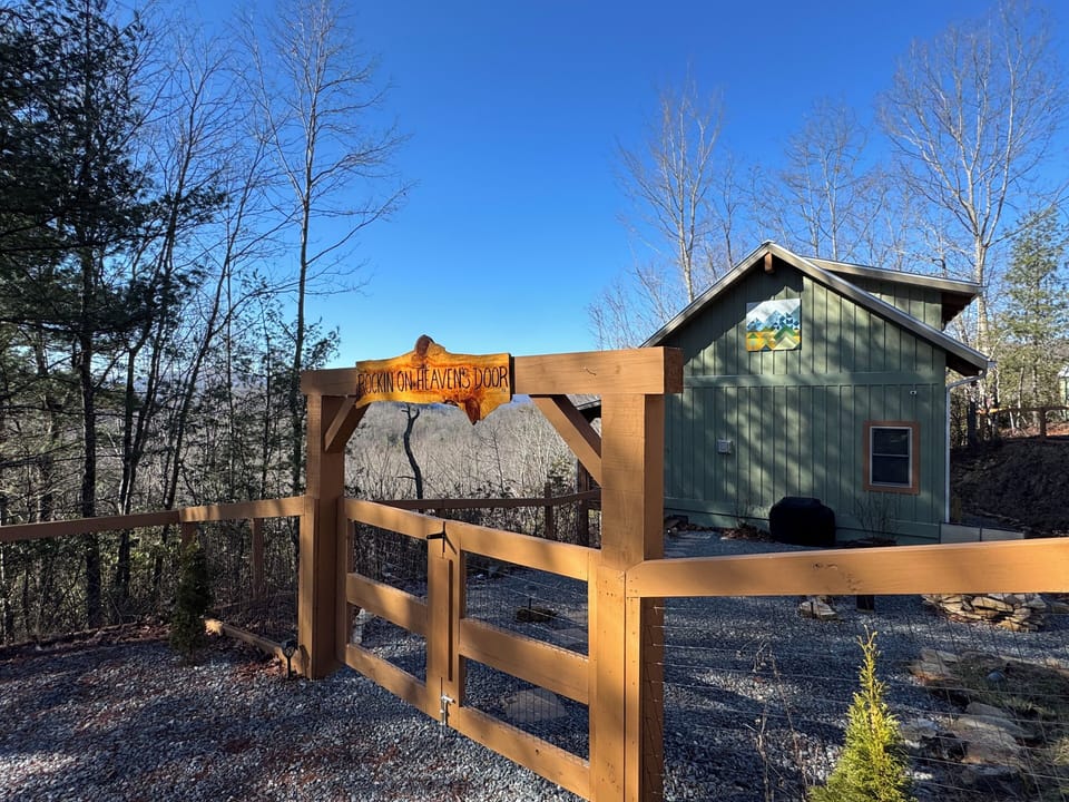 Entrance - Fenced in area and entrance to the cabin.