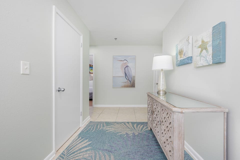 Condo, 3 Bedrooms | Interior