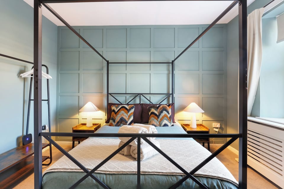 Cottage | 3 bedrooms, Egyptian cotton sheets, premium bedding, iron/ironing board