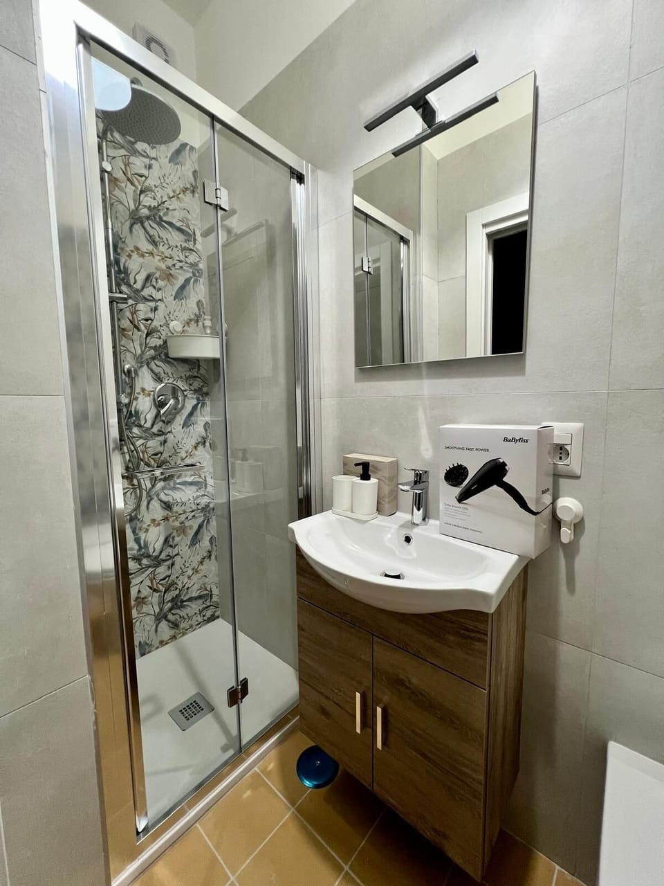 Family Apartment, 1 Double Bed with Sofa bed, Refrigerator & Microwave, Mountain View | Bathroom | Hair dryer, bidet, soap, shampoo