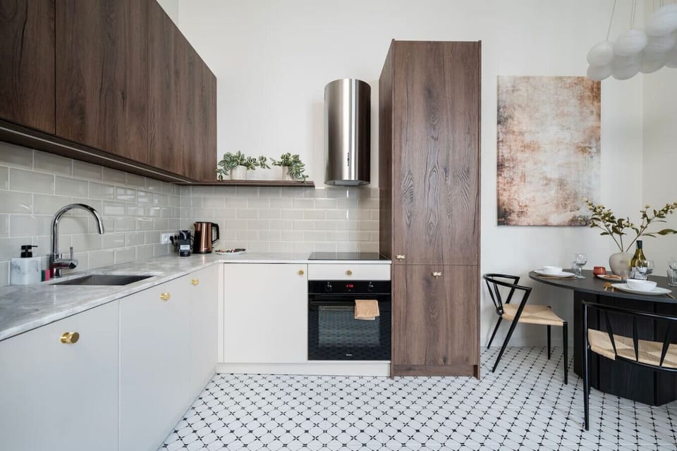 Kitchen and Dining Area | Book Now with RENTUJEMY.COM