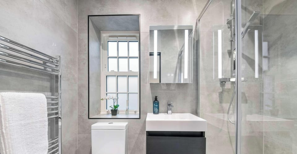 Thoughtfully designed with both style and practicality in mind, this bathroom provides everything you need for a smooth and convenient routine.