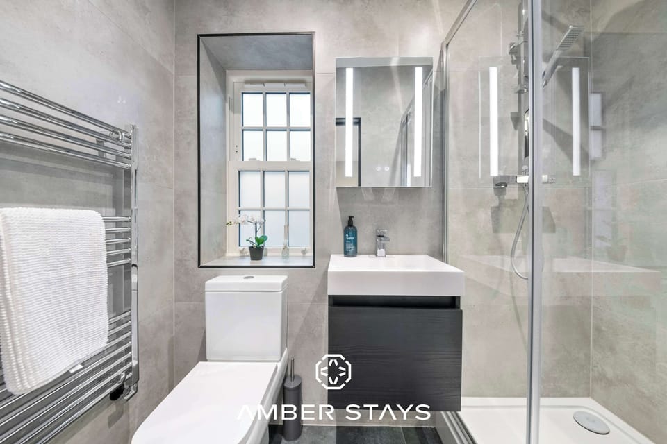 Thoughtfully designed with both style and practicality in mind, this bathroom provides everything you need for a smooth and convenient routine.