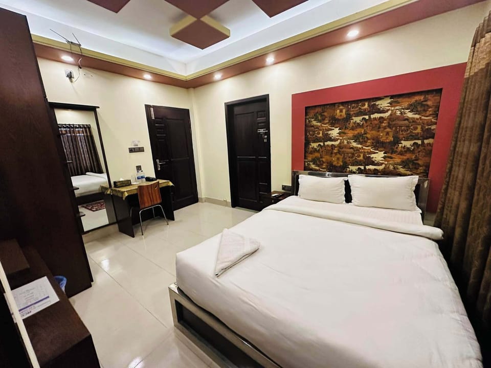 Deluxe Double Room | In-room safe, desk, free WiFi