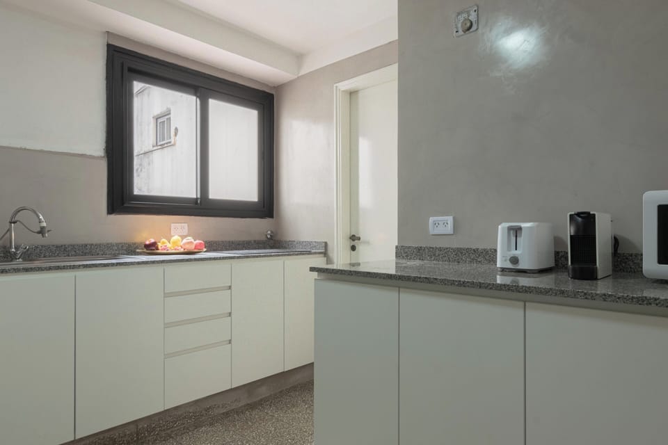 Apartment, 4 Bedrooms | Private kitchen