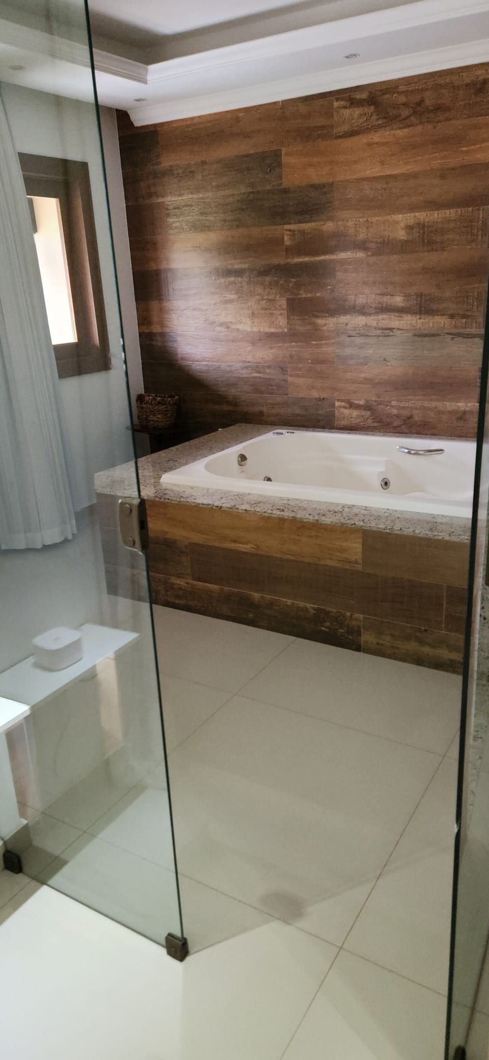 Luxury Triple Room, Mountain View | Bathroom | Towels, soap, shampoo, toilet paper