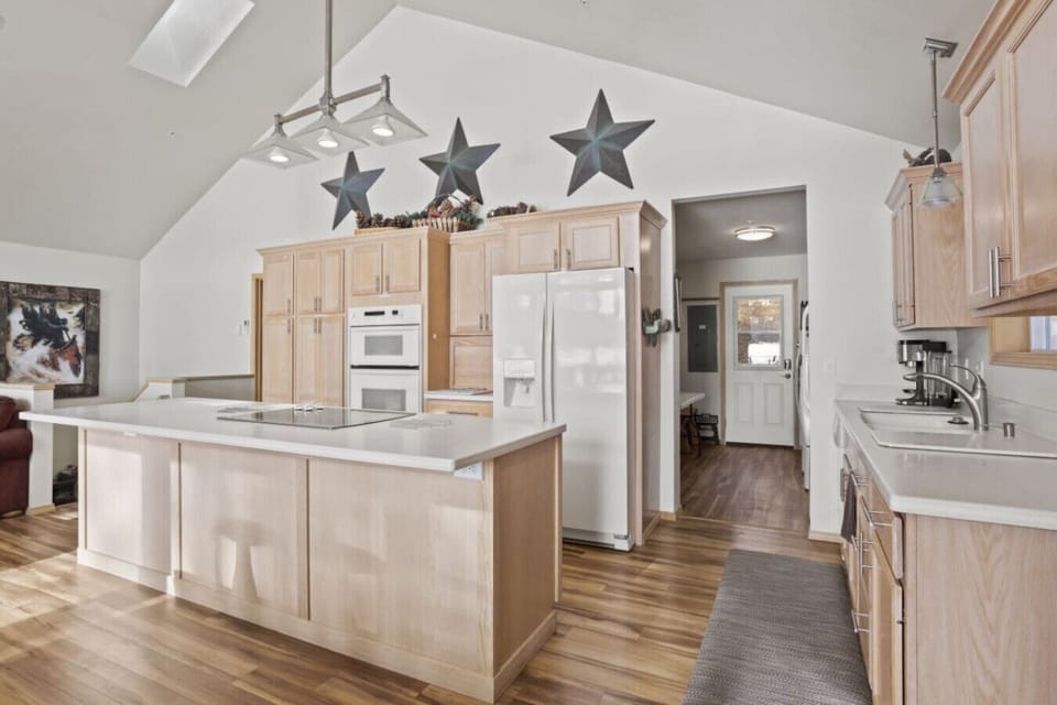 Thoughtfully designed for families and groups to stay connected while still spreading out.