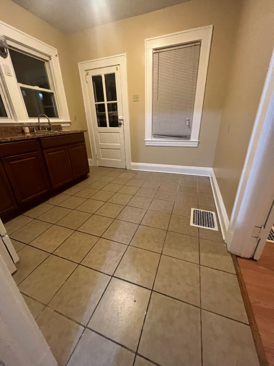 Apartment | Bathroom | Shower, towels