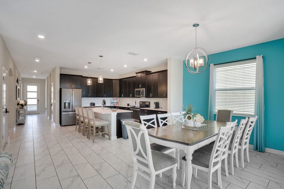 House, 6 Bedrooms | Dining