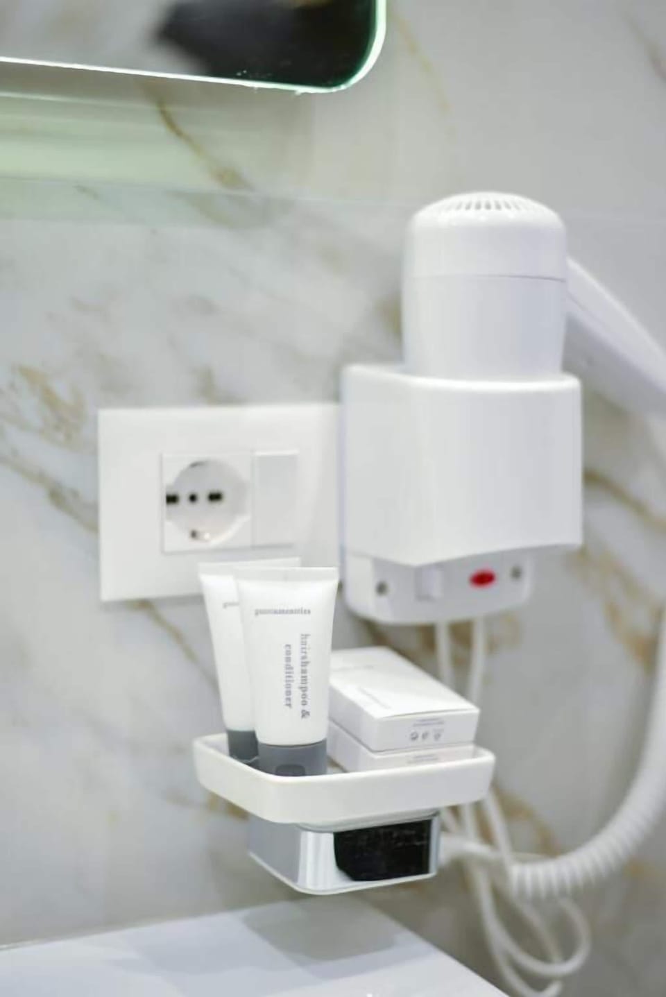 Deluxe Twin Room, Balcony, City View | Bathroom | Shower, hair dryer, slippers, towels