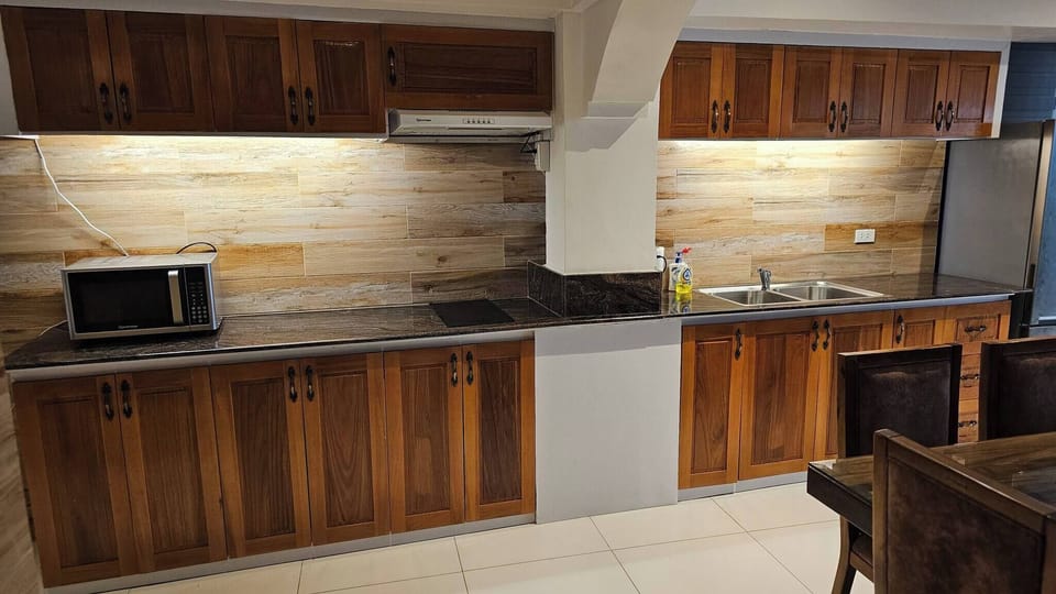 Apartment, 2 Bedrooms, Accessible, Smoking | Interior