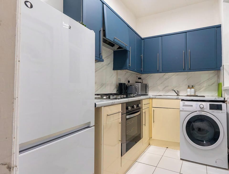 House, 2 Bedrooms, Fireplace, Garden View | Laundry