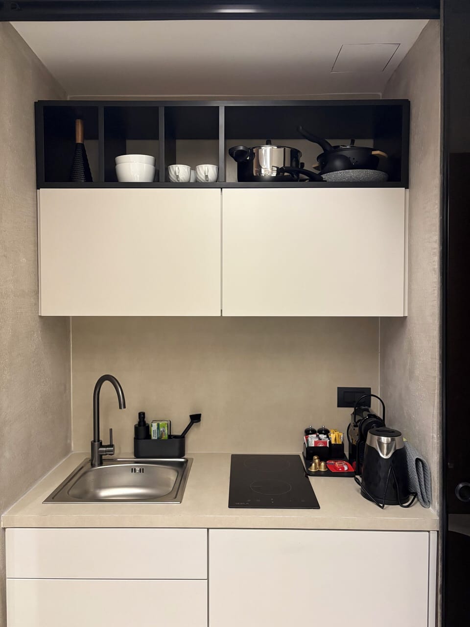 Deluxe Suite, 2 Bedrooms, Sauna | Private kitchen | Fridge, microwave, stovetop, espresso maker