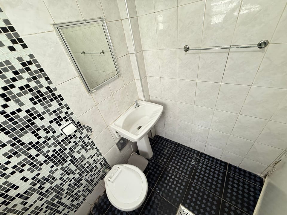 Studio | Bathroom