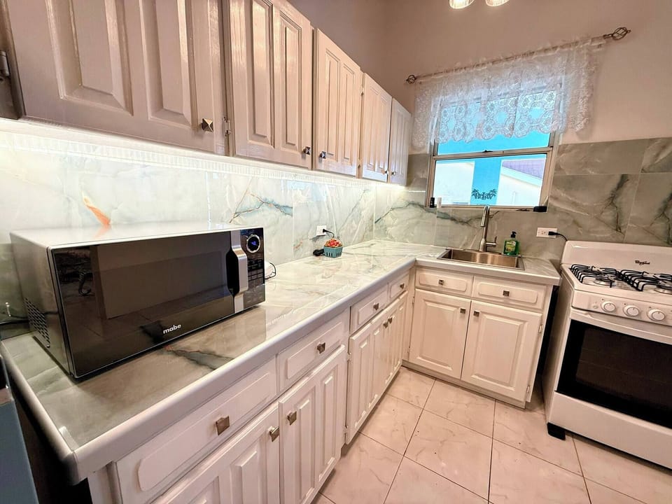 House, 3 Bedrooms, Patio | Interior